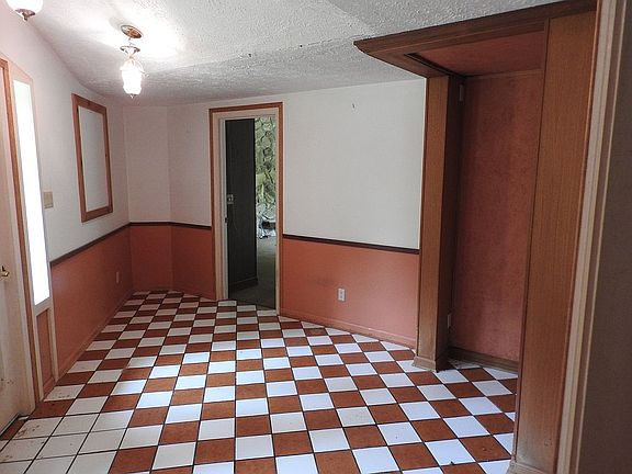 ENTRANCE FOYER