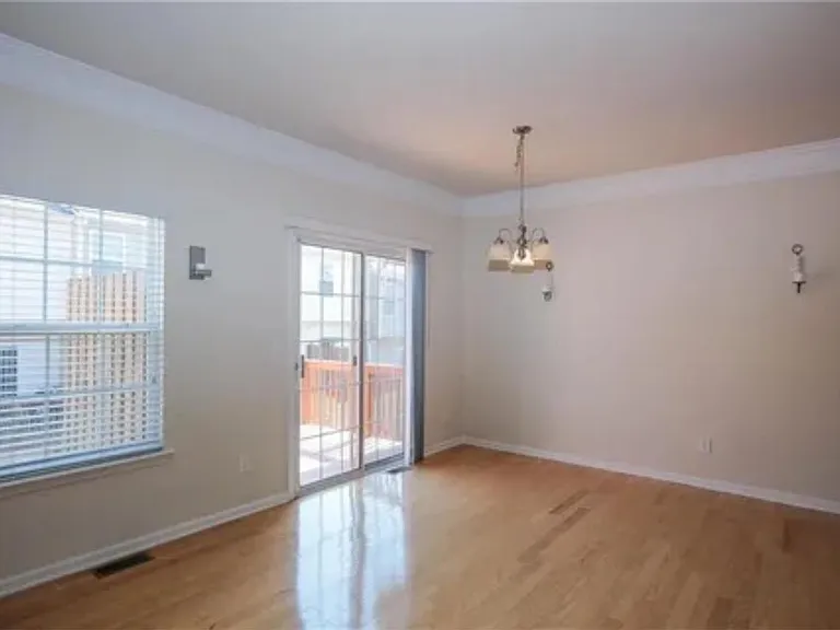 2210 Landing Walk Dr #2210 — Photo 8