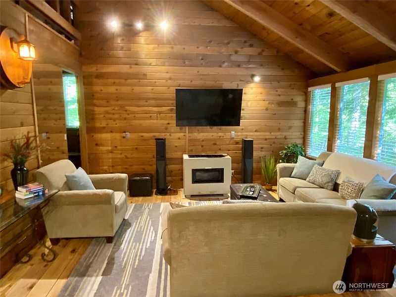 3rd image of 16726 Mountain Side Drive E