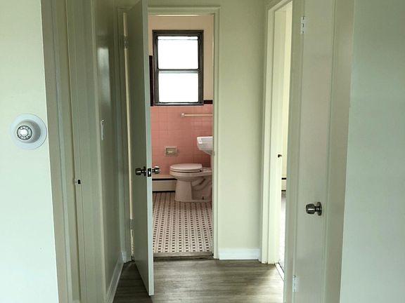 5th image of 430 Englewood Ave APT 1
