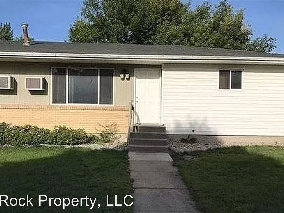1st image of 629 2nd Ave W