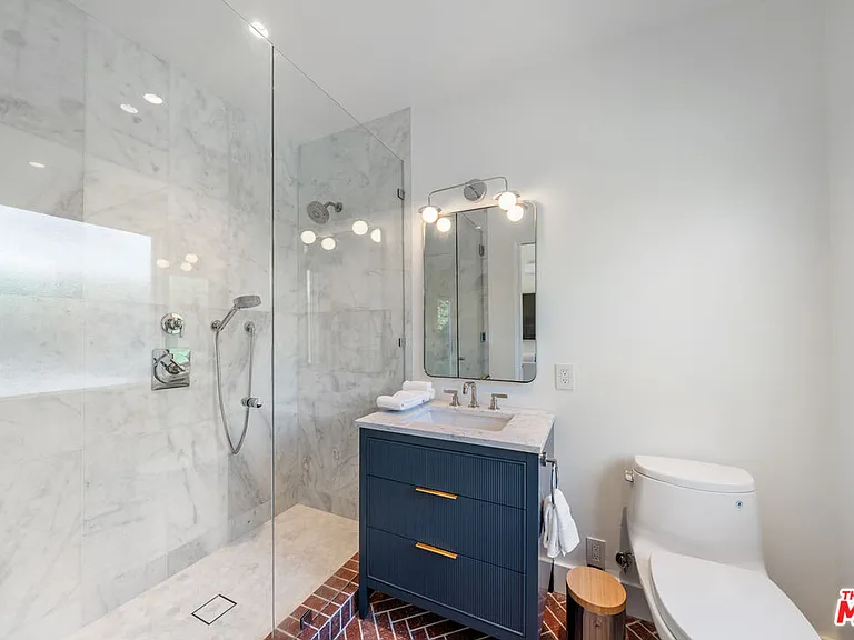 1222 S Genesee Ave — Photo 46