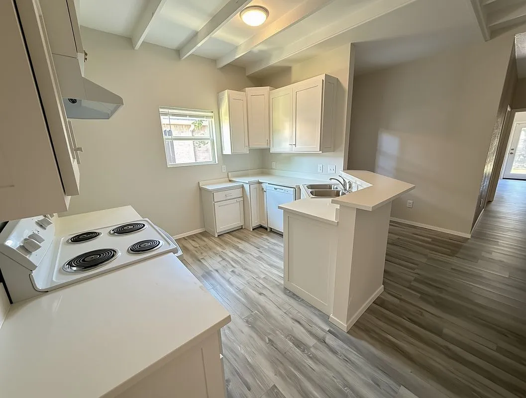 3 bed, 2.0 bath, 1575 sqft, $1,850 — Photo 4