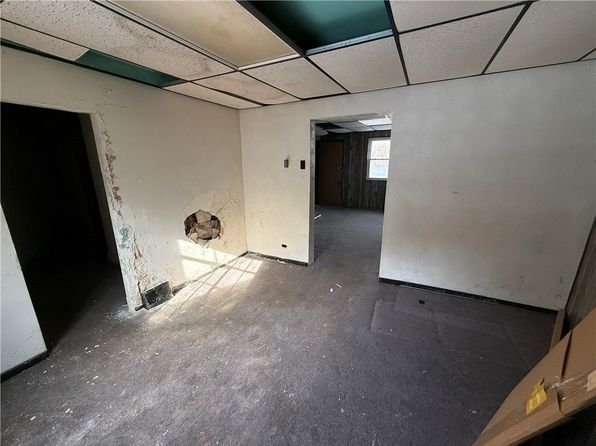 pittsburgh-pennsylvania-87992086 picture