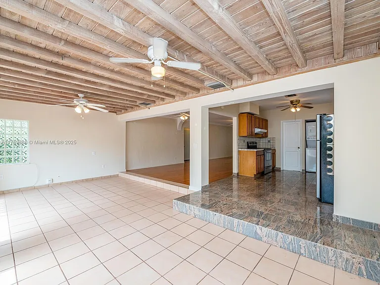 9441 Byron Ave — Photo 25
