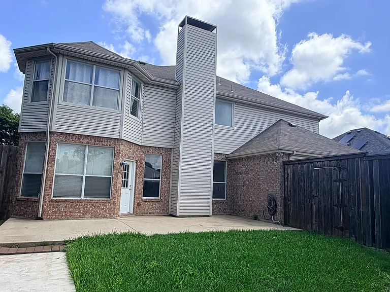 10105 Samantha Dr — Photo 28