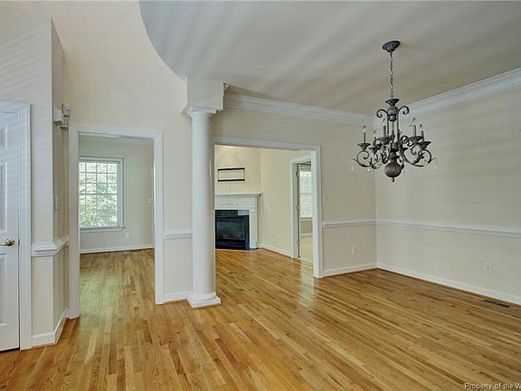 4th image of 120 Exmoor Ct