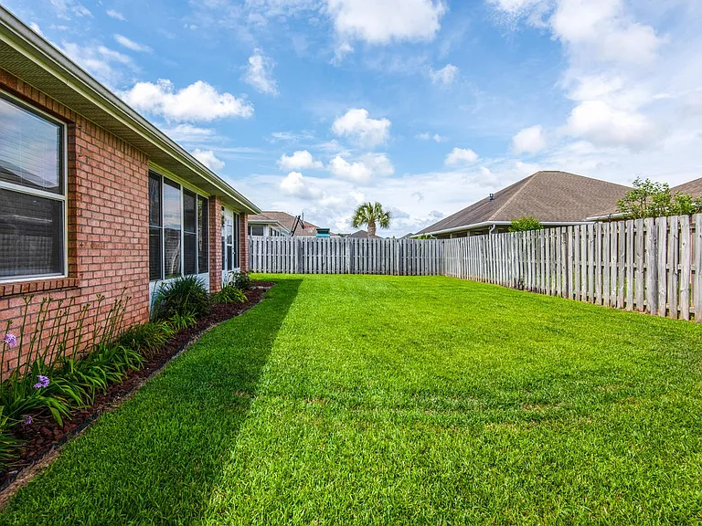395 Camden Pass Ln — Photo 9