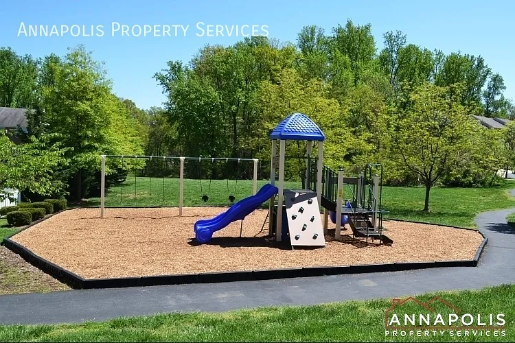 544 Francis Nicholson Way — Photo 32