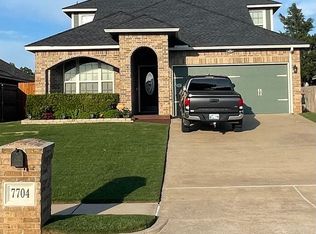 7704 Meadow Lake Dr, Yukon, OK 73099
