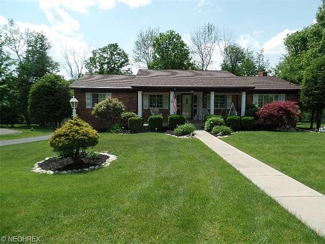 1st image of 458 Della Dr