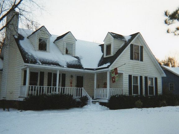 A Snow view from the front yard
						:
						A Snowy View