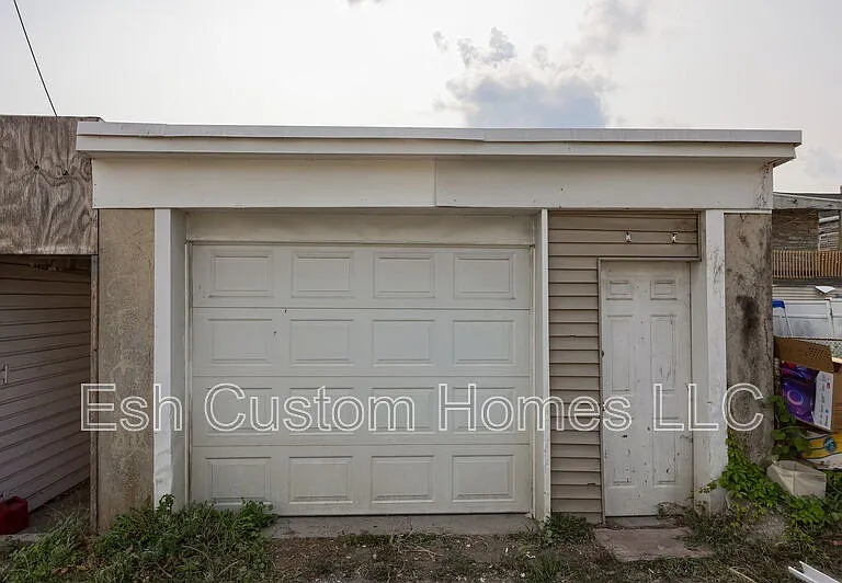 611 S Prince St — Photo 10