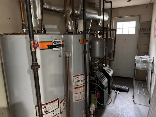 186 Howard Avenue image 18 of 20