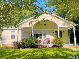 7 Hawthorne Dr, Durham, NC 27712