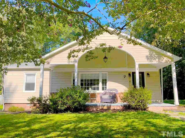 7 Hawthorne Dr, Durham, NC 27712