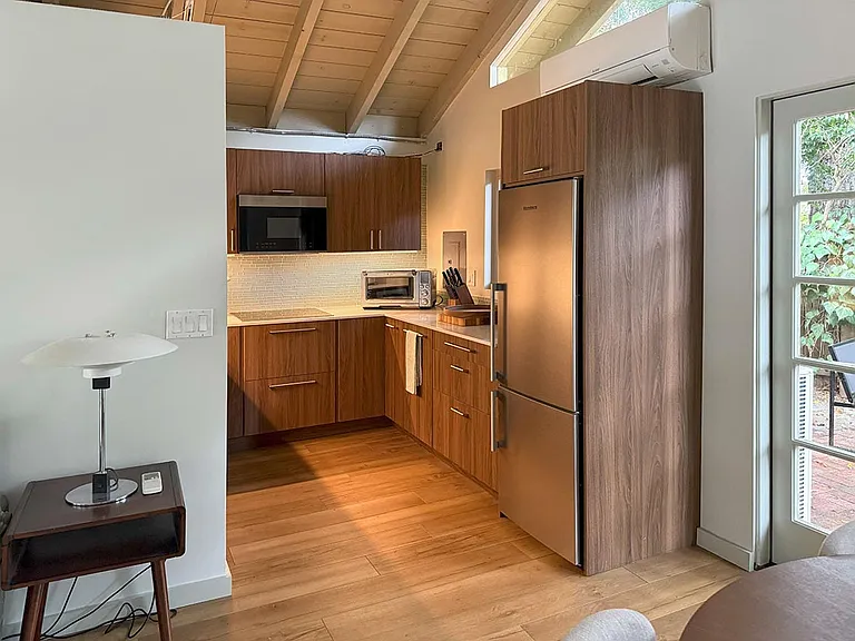 San Leandro Ln — Photo 6