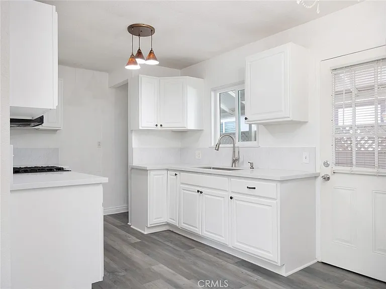 5020 Topanga Canyon Blvd — Photo 9