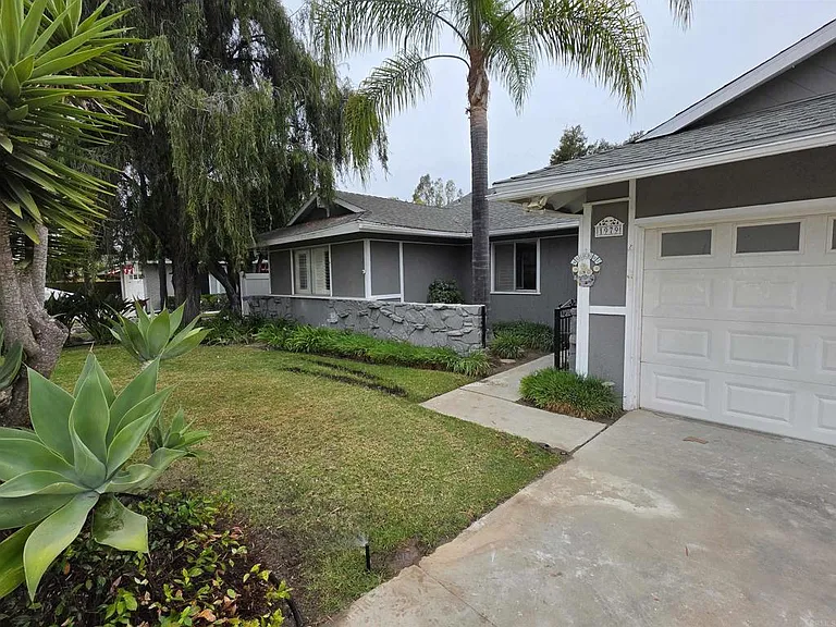 1979 San Pablo Dr — Photo 2
