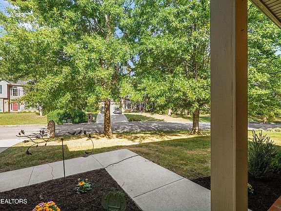 3rd image of 127 Capital Cir