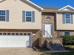 1029 Van Buren Ct, Clarksville, TN 37042