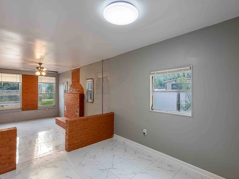2013 Ronald Ln — Photo 18
