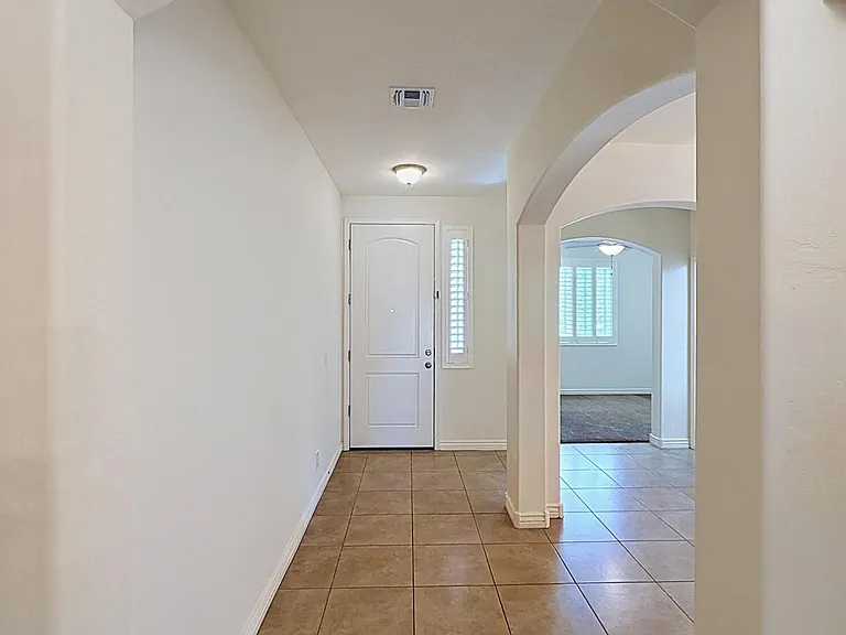 28222 N 44th Way — Photo 3