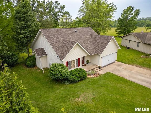 2nd image of 1021 Meadowlark Dr