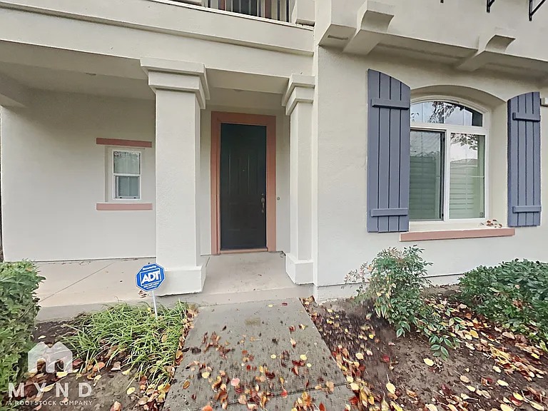 99 W Brilloso Ln — Photo 1