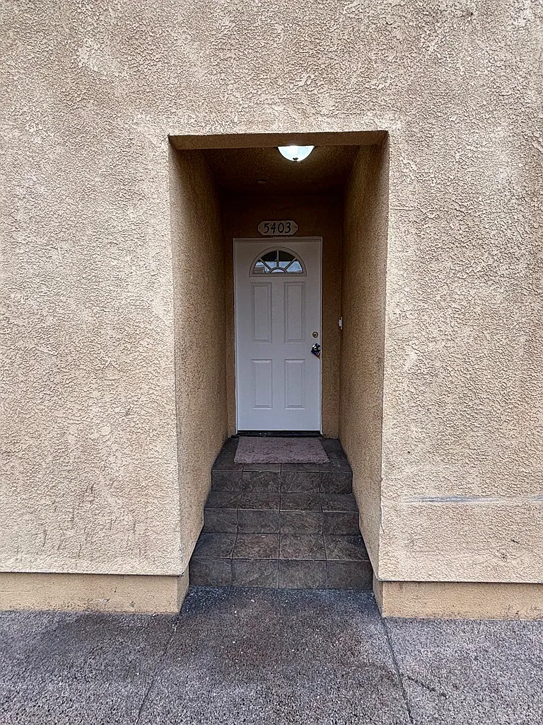 5 bed, 1757 sqft, $4,000 — Photo 2