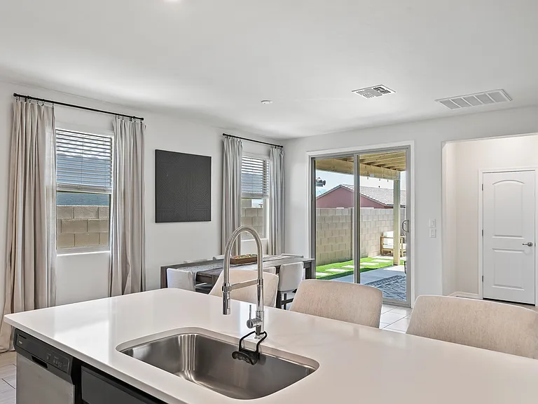 10575 W Halsey Dr — Photo 7