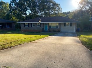 924 Parkstone Dr, Stone Mountain, GA 30083