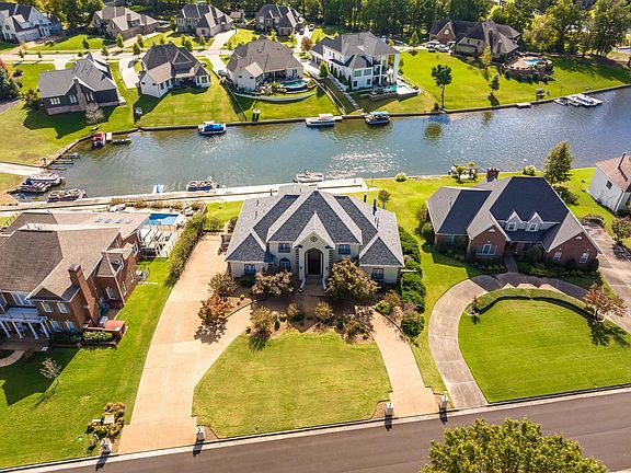 2nd image of 3949 Loch Meade Dr