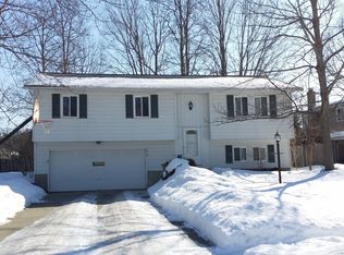 1615 Devonshire Dr, Brunswick, OH