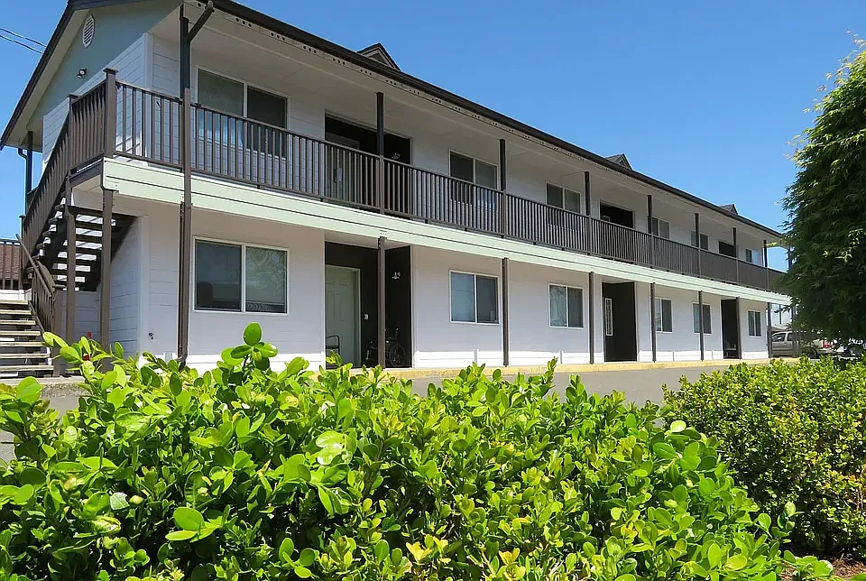Colonial Apartments