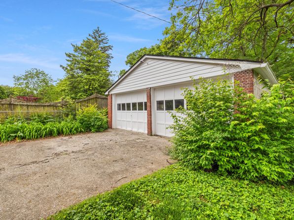 403 Holiday Rd, Lexington, KY 40502