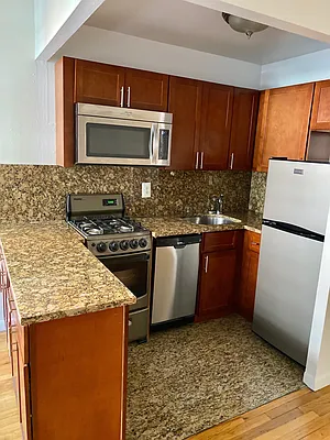Rented by Guy Goldman, LREB | media 2