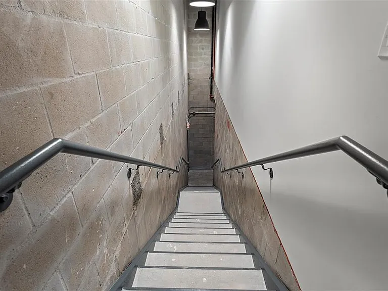 902 E Curtis St #1 — Photo 8