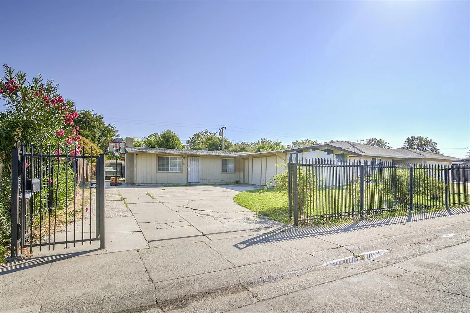 2130 Florin Rd photo 1