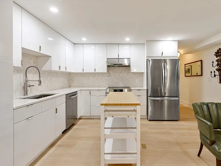 2715 13th St NW #B — Photo 8