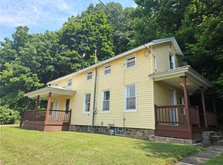 8 Layton St, Lyons, NY 14489