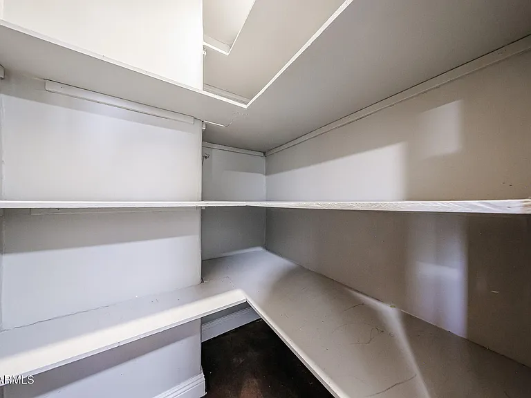 1317 W Holly St — Photo 32
