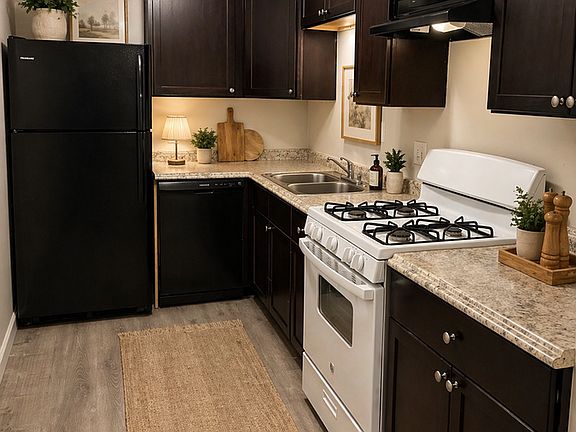 4th image of 126 S Franklin St APT 2