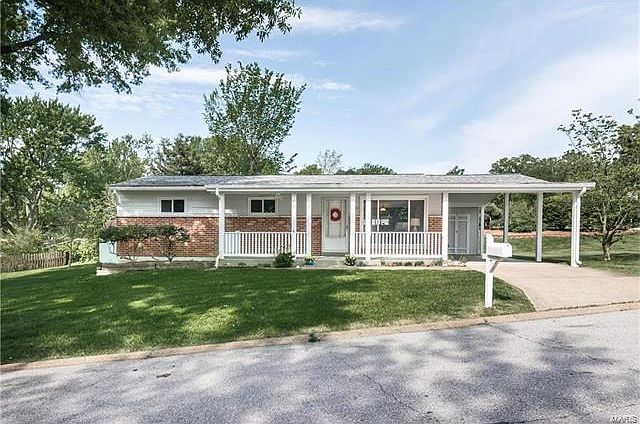 1st image of 1001 Banyon Dr