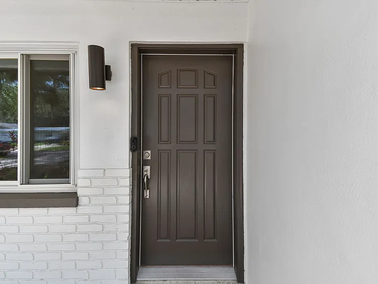 25 Joyce St — Photo 3