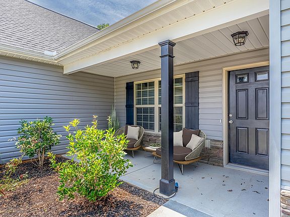 2nd image of 10 Lockeland Park Dr