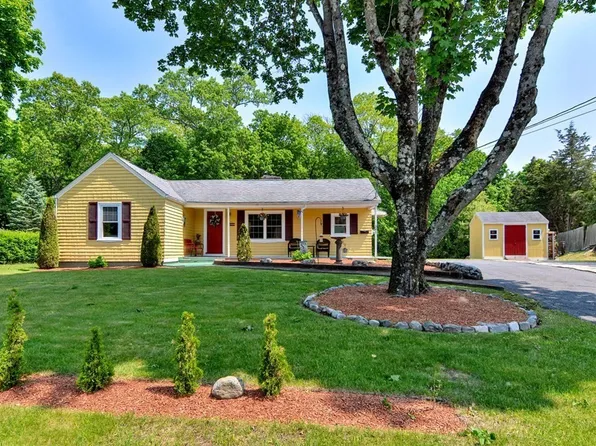 241 Elmwood St, North Attleboro, MA 02760