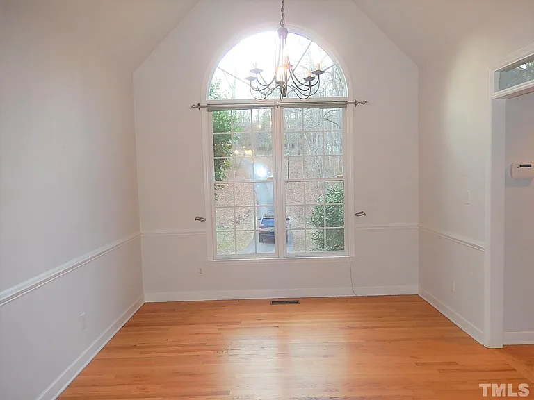6610 Lipscomb Dr — Photo 7