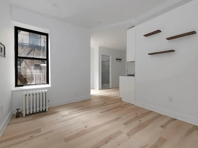 302 Mott St #1S — Photo 7