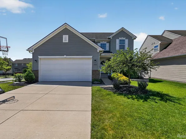4076 Ash Tree Ln, Howell, MI 48843